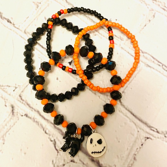 🎃✨NWOT NIGHTMARE BEFORE CHRISTMAS HALOWEEN BEADED STRETCH BRACELET SET OF 4! - Picture 1 of 2